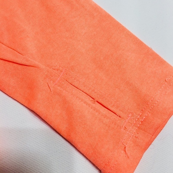 Old navy active athletic long sleeve top - Picture 2 of 3